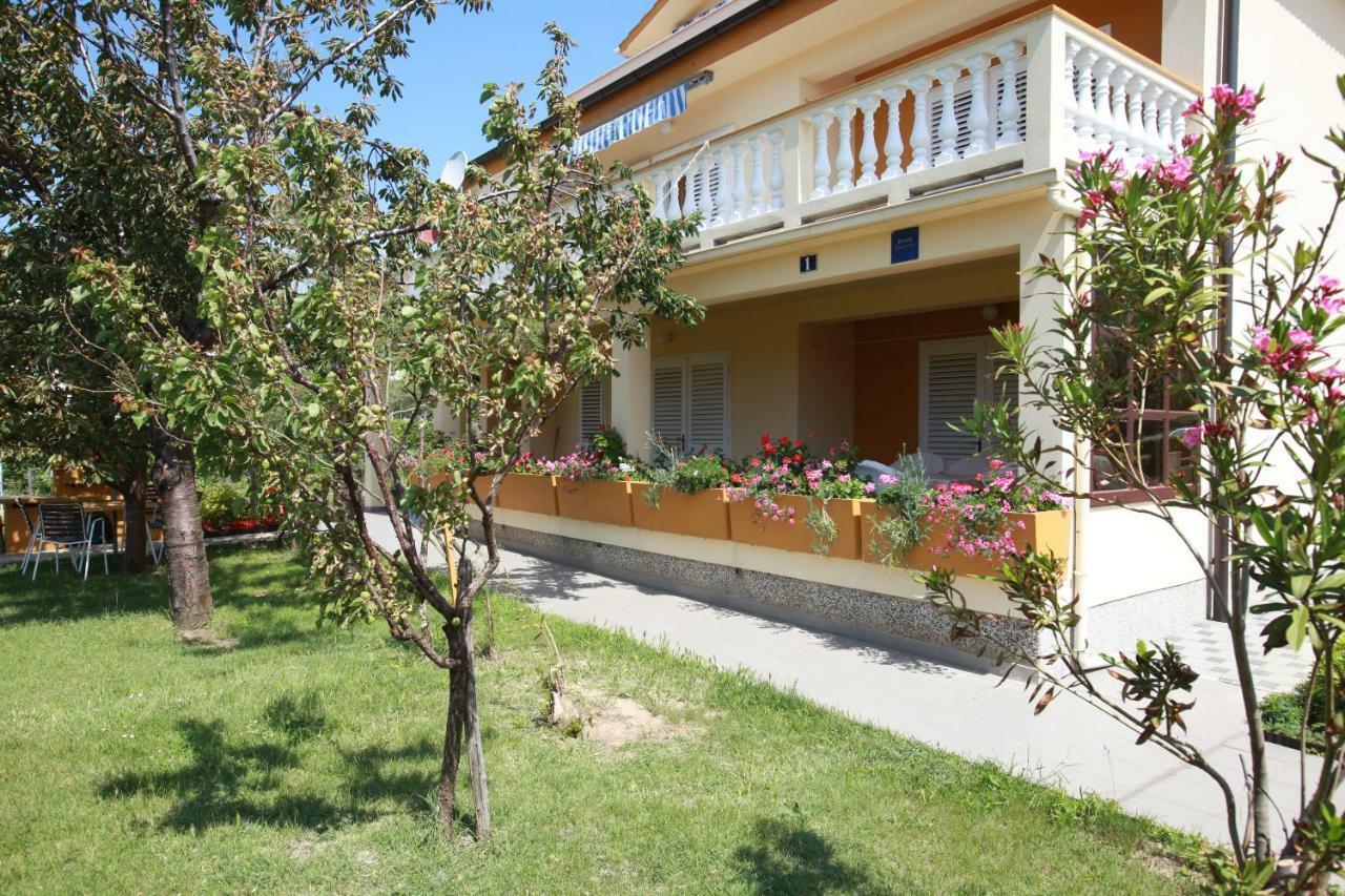 Apartments & Room Jagoda Baška Esterno foto